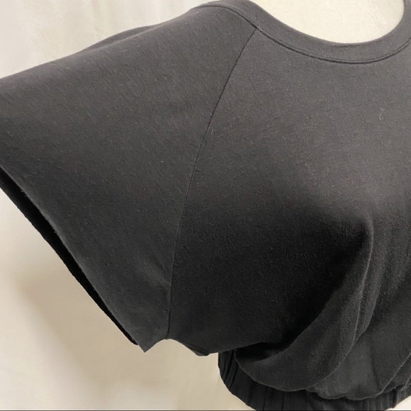 Black Short Sleeve Crop Top - Picture 4 of 10